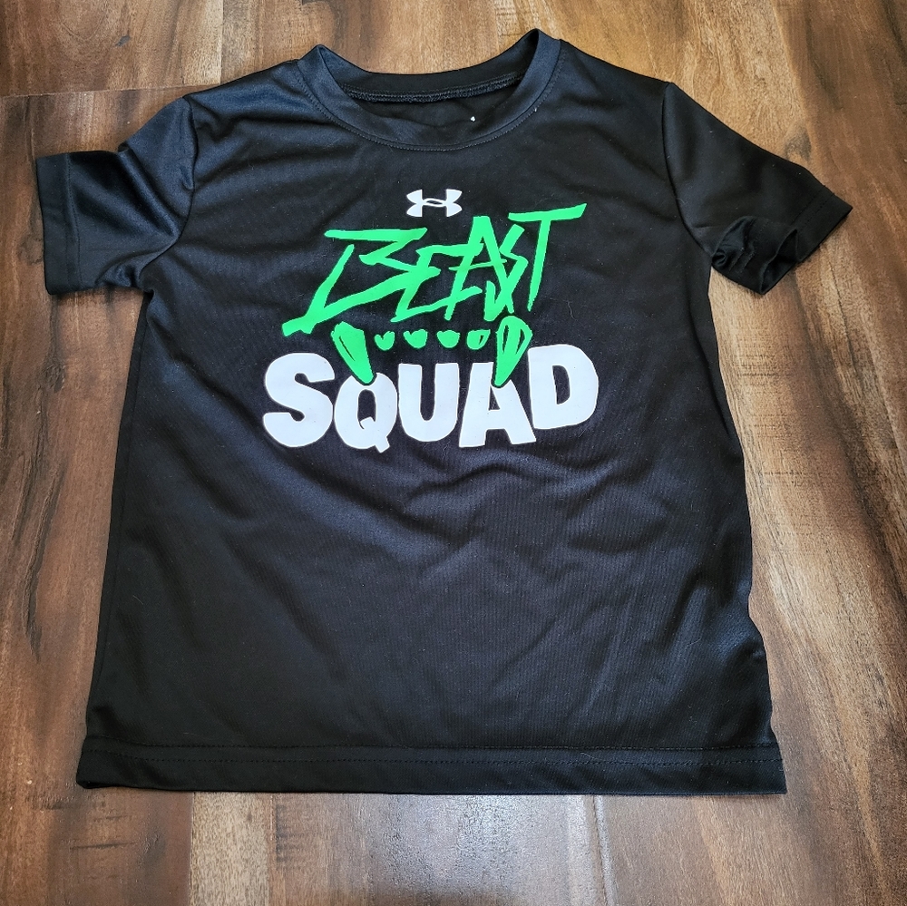 Size 4T under armour t-shirt